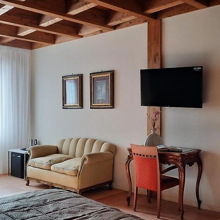 ホテル Palazzo Laureano - Dimora Storica Tricarico エクステリア 写真