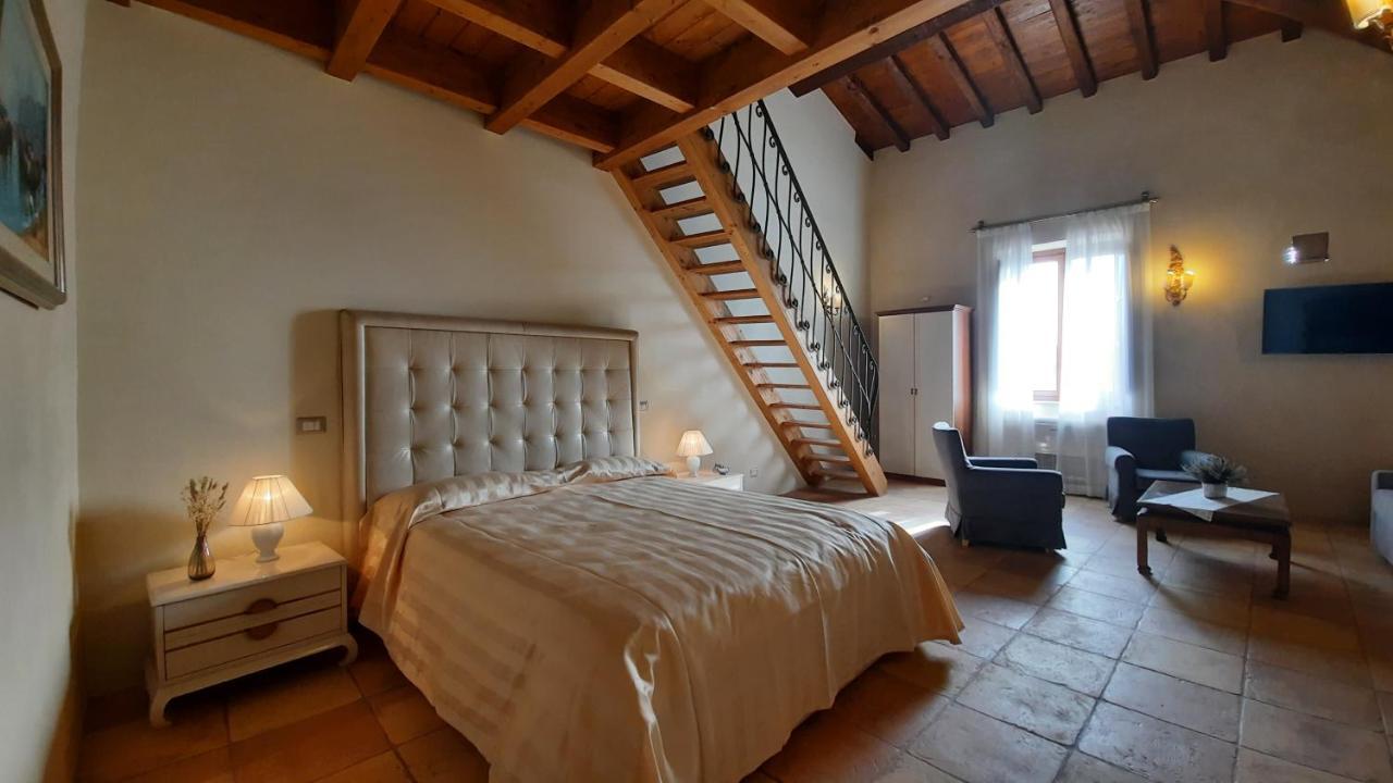 ホテル Palazzo Laureano - Dimora Storica Tricarico エクステリア 写真