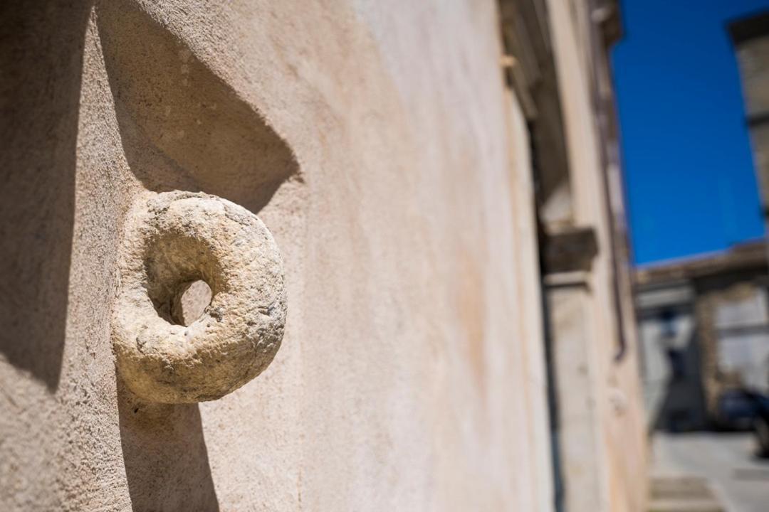 ホテル Palazzo Laureano - Dimora Storica Tricarico エクステリア 写真