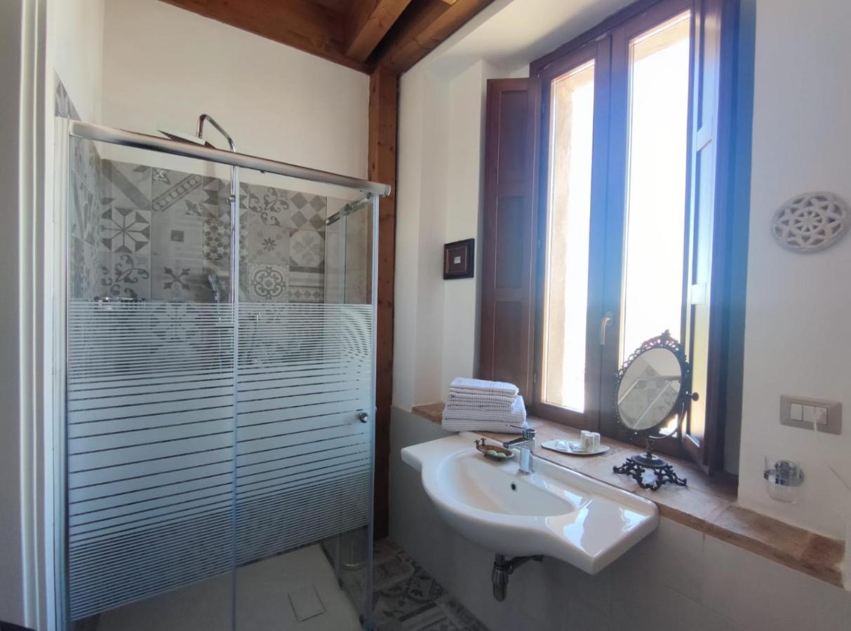 ホテル Palazzo Laureano - Dimora Storica Tricarico エクステリア 写真